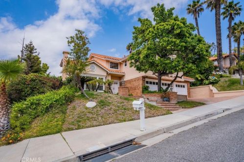 22157 Cairnloch St, Calabasas, CA 91302-5887