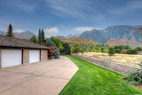 10188 Dimple Dell Ln, Sandy UT 84092-4505 exterior