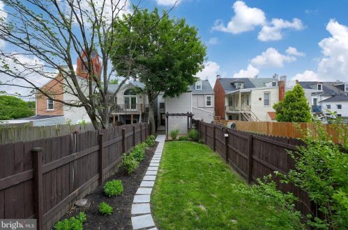 524 Orange St, Lancaster PA  17603-3665 exterior