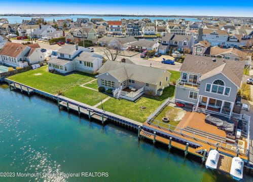1725 Certainty Dr, Point Pleasant Beach, NJ 08742-5214