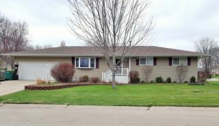 422 Bandy Ave, Galesburg, IL 61401-3218