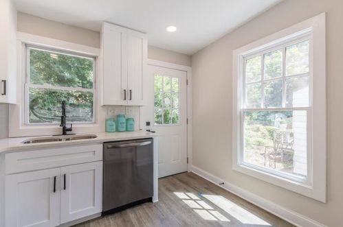 1222 Lorenzo Dr, Atlanta GA  30310-3946 exterior