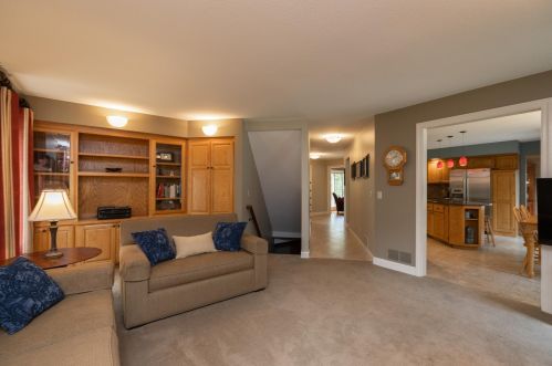 12566 Dover Dr, Saint Paul MN  55124-5238 exterior