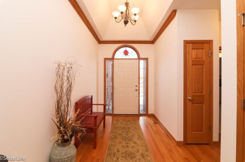 307 Schmidt Dr, Pingree Grove IL  60140-8273 exterior