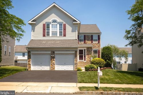 9 Coventry Ter, Columbus, NJ 08022-2347