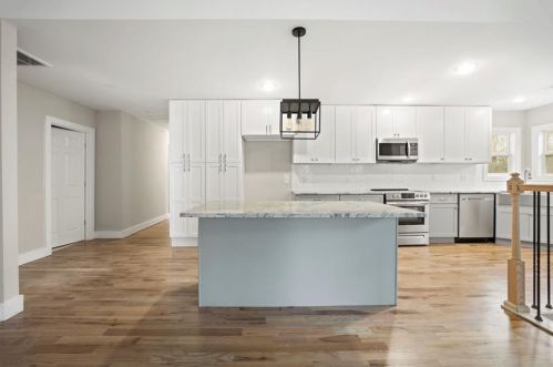 2732 Miles Cir, Atlanta GA  30344-3743 exterior