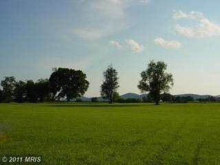 1 Chattins Run Ln, Delaplane, VA 20144