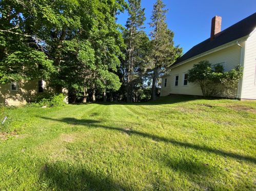 16 High St, Machias, ME 04654-1009
