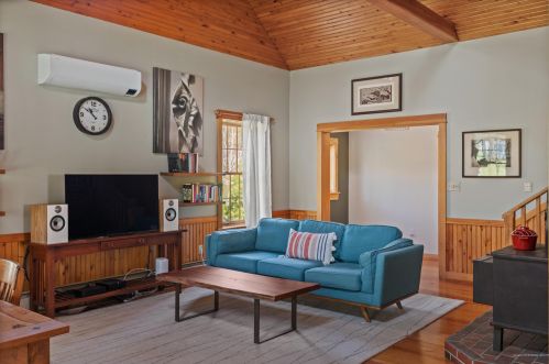 2 Youngs Ln, Freeport ME  04032-6261 exterior