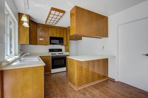 8902 Aksarben Dr, Citrus Heights, CA 95662-4610