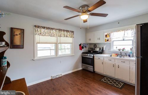 924 Rolridge Ave, Lancaster PA  17603-5739 exterior