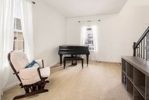 1550 Bristol Dr, Pingree Grove IL  60140-9038 exterior