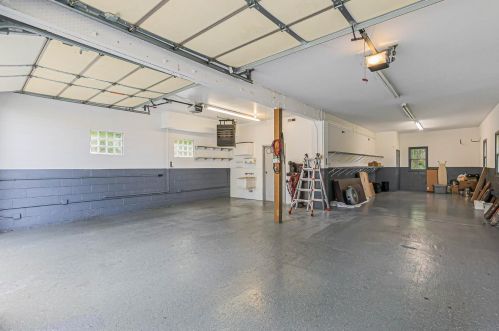 2071 61 Ave, Hobart IN 46342-6517 exterior