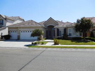 3232 Everglade Ave, Clovis CA  93619-9586 exterior