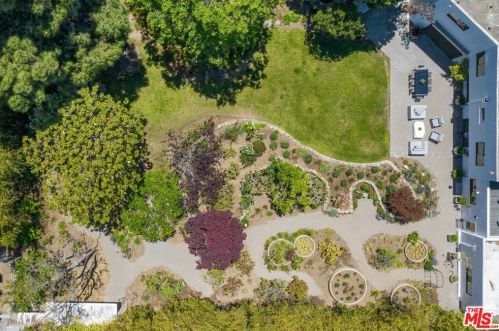 620 Adelaide Dr, Santa Monica, CA 90402-1352