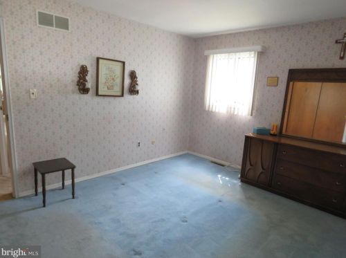 3 Shirley Ln, Trenton NJ 08610 exterior