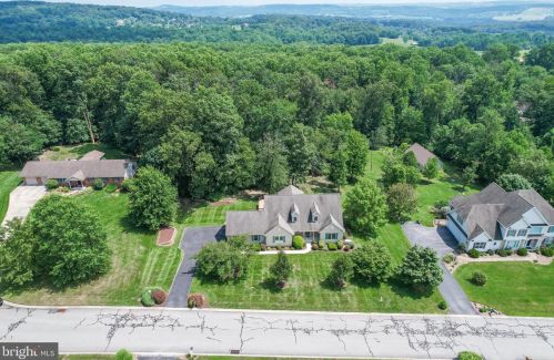 110 Chelsea Way, York, PA 17406-8772