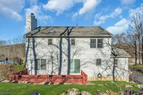 15 David Dr, Dover NJ  07869-3728 exterior