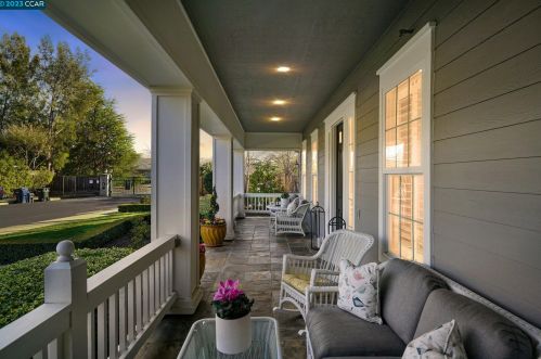 2557 Wood Hollow Dr, Livermore, CA 94550-8666