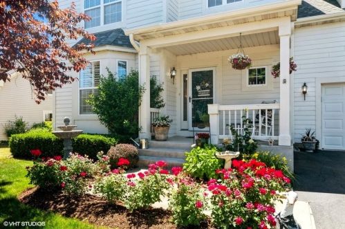 657 Sennett St, Batavia, IL 60510-7715