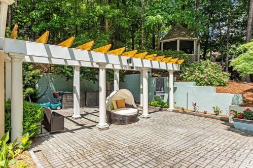 5485 Errol Pl, Atlanta GA  30327-4871 exterior