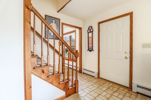 68 Richard Blvd, Huntington, CT 06484-4384