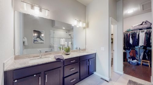 9372 58 Pl, Denver CO 80238 exterior