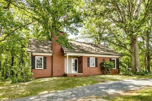 2973 Old State Hwy, Asheboro, NC 27205