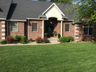 3 Riverwood Dr, Buckhart, IL 62563-9542