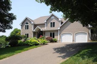 2 Fellsmere Farm Rd, Branford, CT 06405-5600