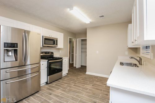 102 Landover Dr, Stockbridge GA  30281-3316 exterior