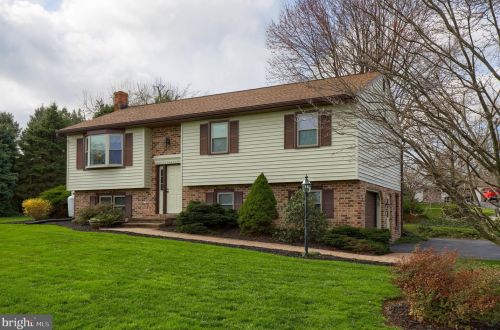 2334 Sue Ann Dr, Lancaster, PA 17602-1026