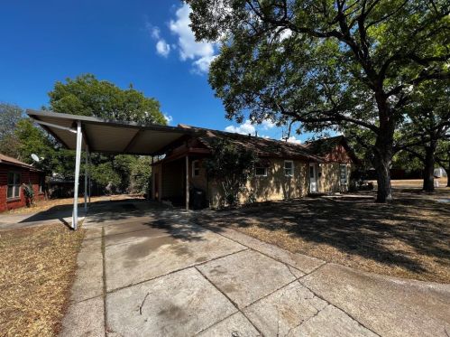 3701 Meadowbrook Dr, Fort Worth TX  76103-2620 exterior