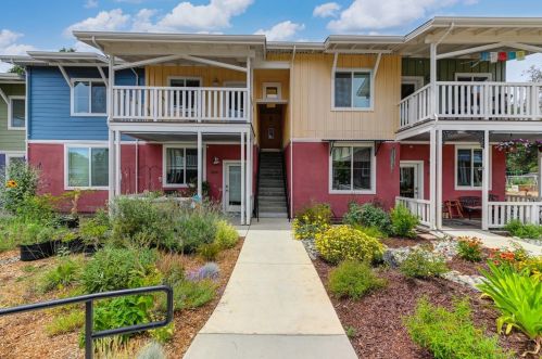 4025 New York Ave, Fair Oaks, CA 95628-7325