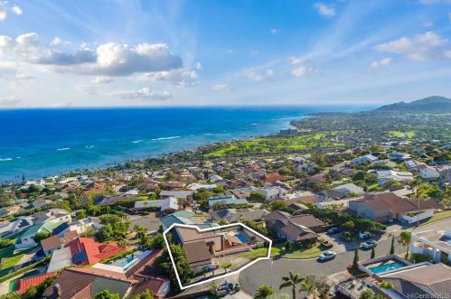1825 Laukahi Pl, Honolulu, HI 96821-1336