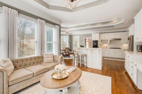 4450 Crestwicke Pointe, Atlanta GA  30319-1081 exterior