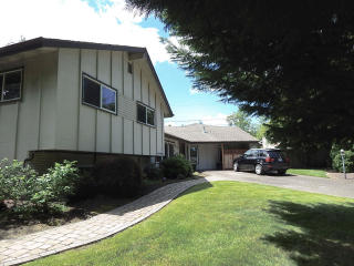 9450 Pilips Ln, Portland, OR 97223-7064