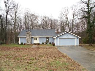 2502 Barwood Dr, Greenbrier, TN 37073-4646