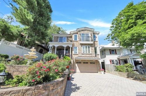 11 Oakdene Ave, Cliffside Park, NJ 07010-3009