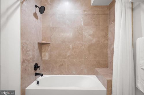 532 22nd St, Philadelphia PA 19140-4703 exterior