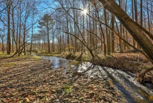 104 White Oak Dr, White Stone, GA 30175-6137