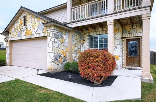 1059 Four Seasons Farm Dr, Uhland, TX 78640-5764