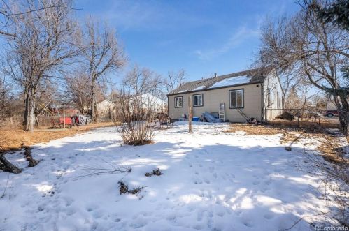 885 Nile St, Aurora CO 80010-4168 exterior