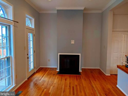 8069 Powderbrook Ln, Springfield VA  22153-2927 exterior