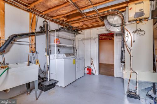 165 Gingerbread Ln, Harpers Ferry WV 25425-5591 exterior