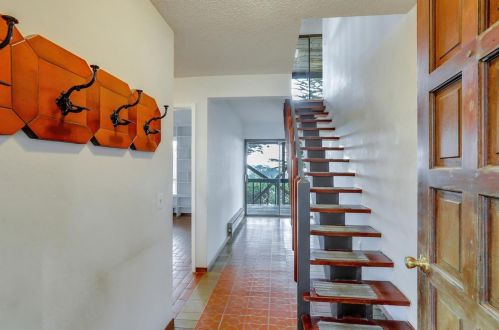 722 Stetson St, Moss Beach, CA 94038-9726