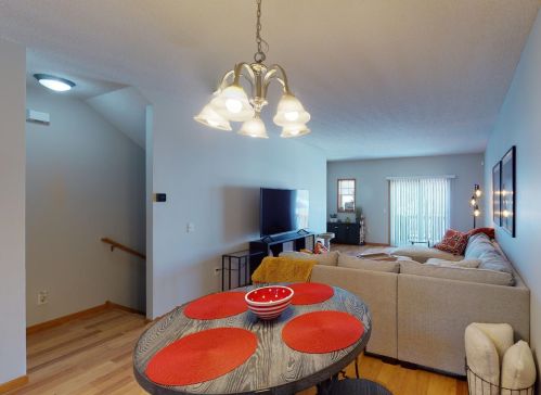 1091 Barclay St, Saint Paul MN  55106-1405 exterior