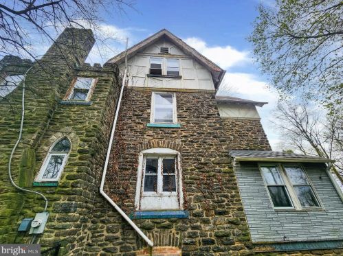 6804 Emlen St, Philadelphia PA  19119-2641 exterior