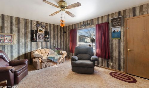 2145 Highland Dr, Sycamore IL  60178-2610 exterior