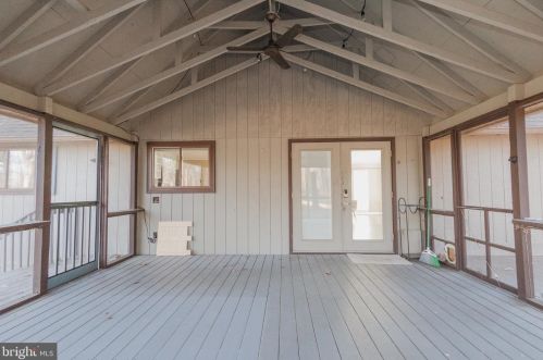 49 Pileated Woodpecker Ln, Hedgesville WV  25427-5384 exterior